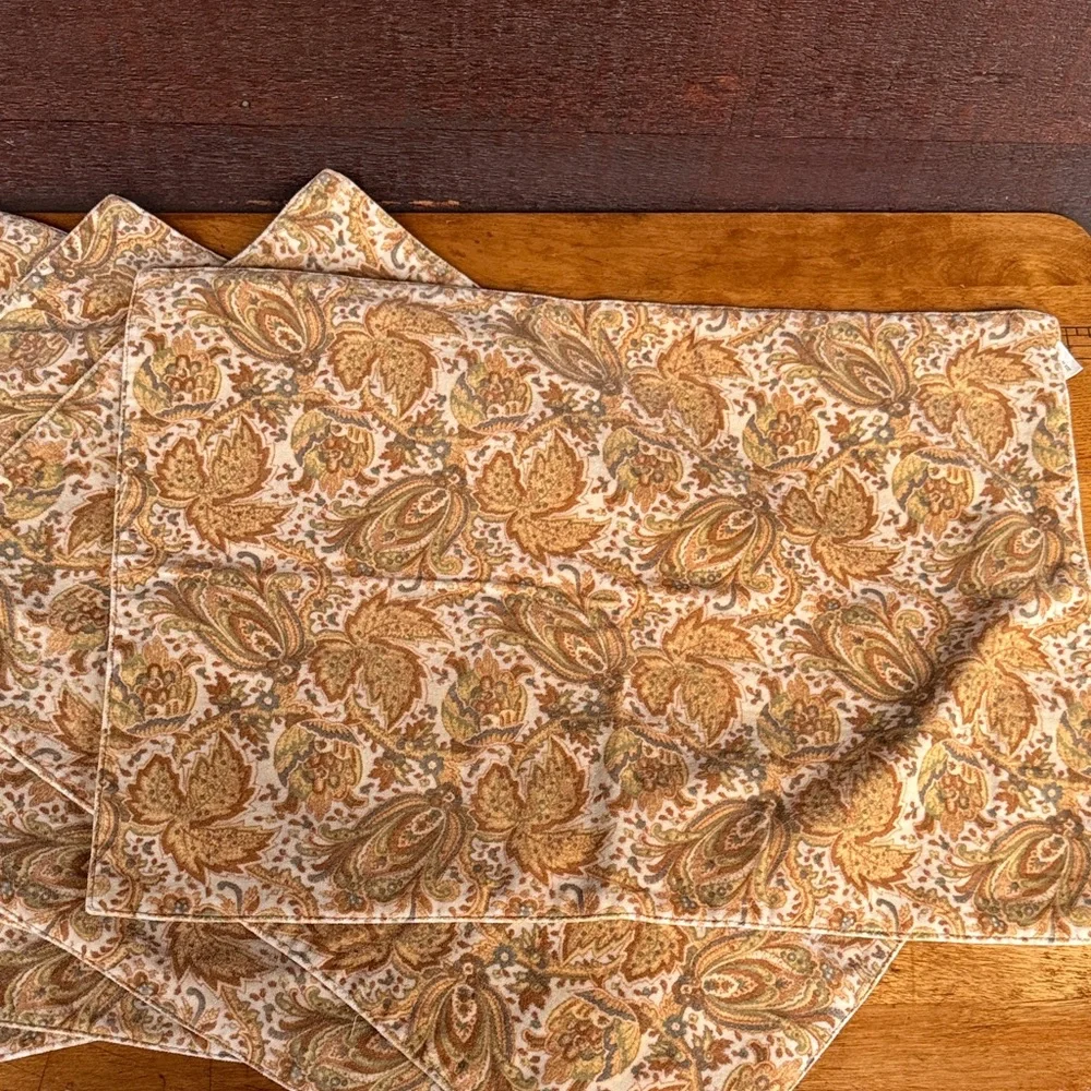 Pottery Barn Autumn Paisley Print Velvet Placemats (6) RETIRED pattern